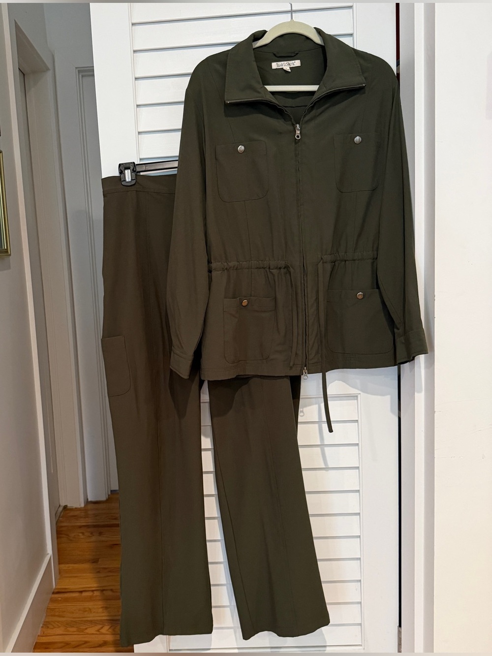 Travelsmith Set Jacket Pants Sz L Full Zip Straight Leg Gorpcore Capsule Travel